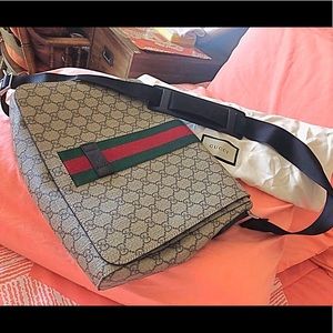 Gucci messenger bag